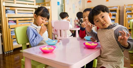 feeding kids